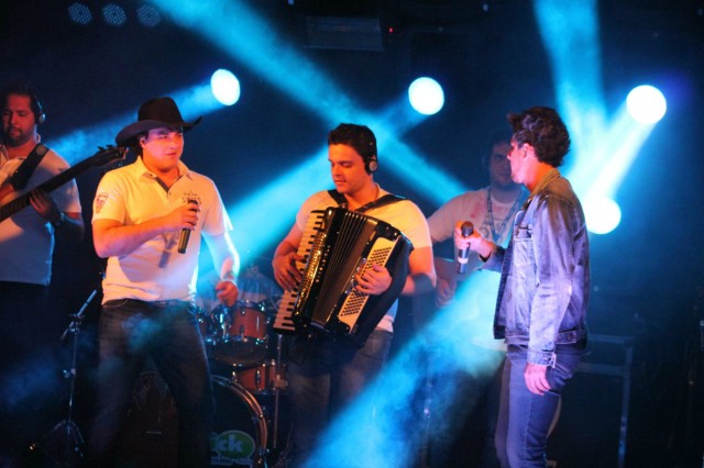 Victor & Matheus Viracopos Botequim