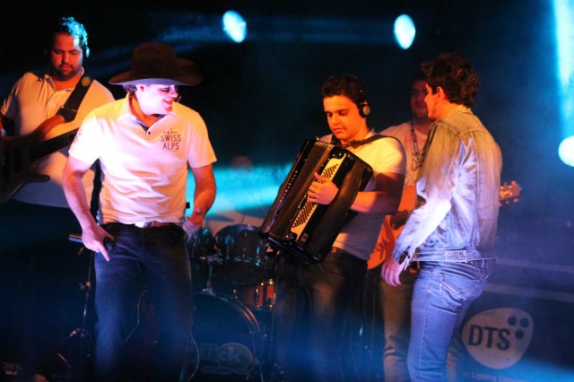 Victor & Matheus Viracopos Botequim