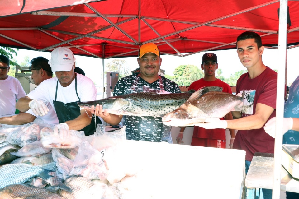 5ª Feira do Peixe recebe cerca de 4 mil clientes em Três Lagoas