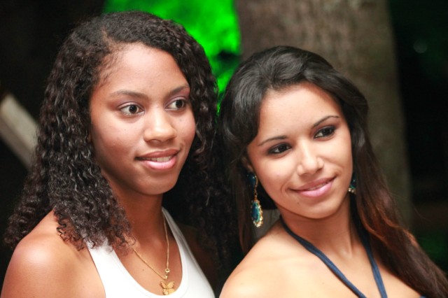 Até Que A Noite Vire Dia.