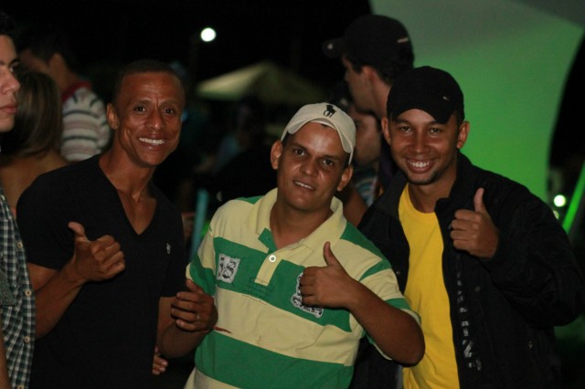 Até Que A Noite Vire Dia.