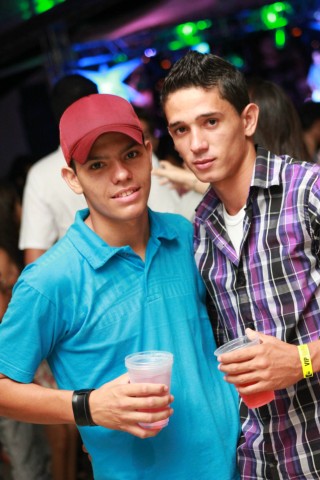 Até Que A Noite Vire Dia.