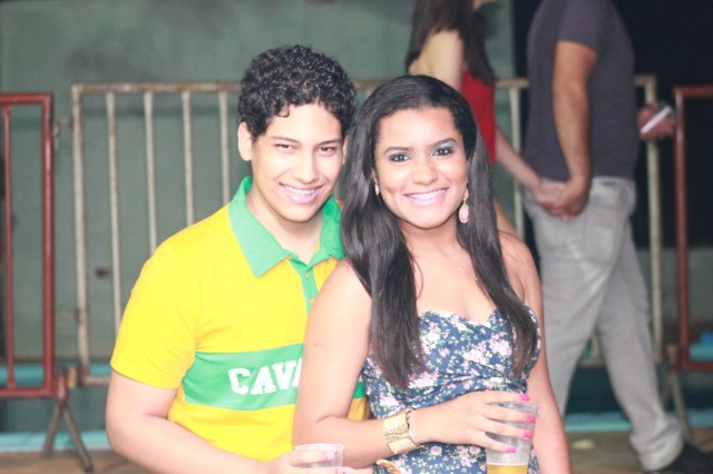 Até Que A Noite Vire Dia.