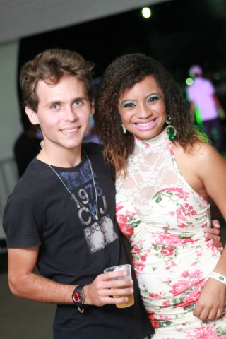 Até Que A Noite Vire Dia.