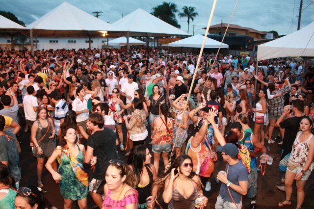 Show de Rapazolla atrai multidão em Paranaíba