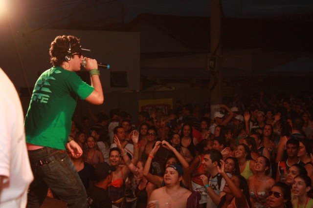Show de Rapazolla atrai multidão em Paranaíba