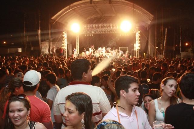 Show de Rapazolla atrai multidão em Paranaíba