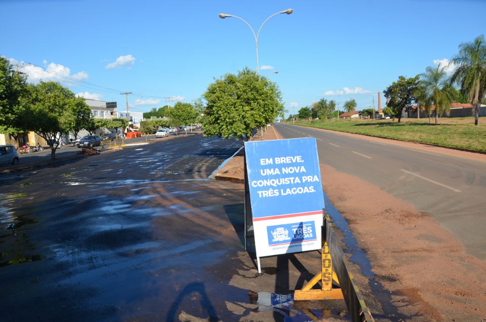 Estacionamento em frente ao Hospital Auxiliadora é recapeado