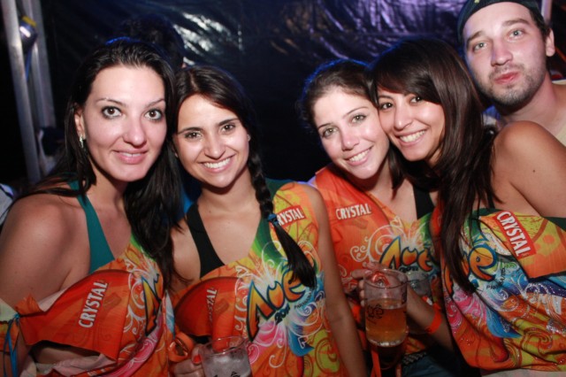 Mais de cem mil pessoas já passaram pelo Carnaíba