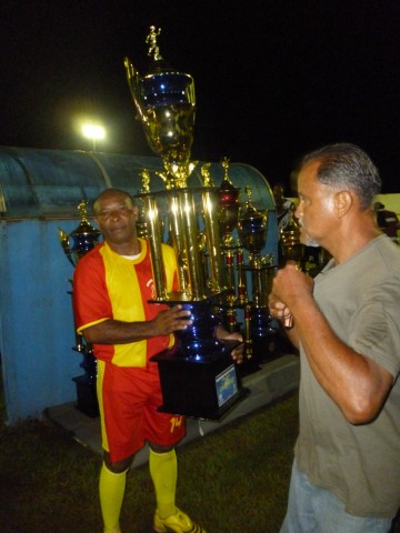 Time Amigos do Jorginho do Gás é campeão do “Veteranos Máster 40” 2011