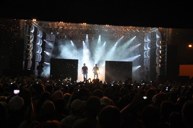 Show com João Bosco e Vinicius atrai 10 mil pessoas no aniversário de Bataguassu