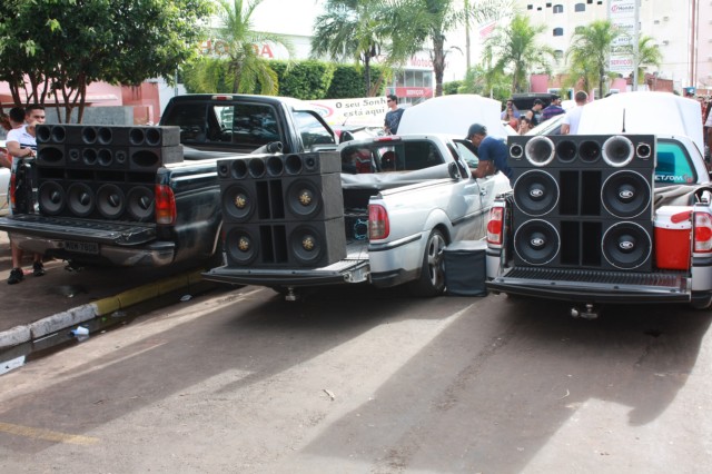 Folia invadiu as ruas e avenidas de Paranaíba