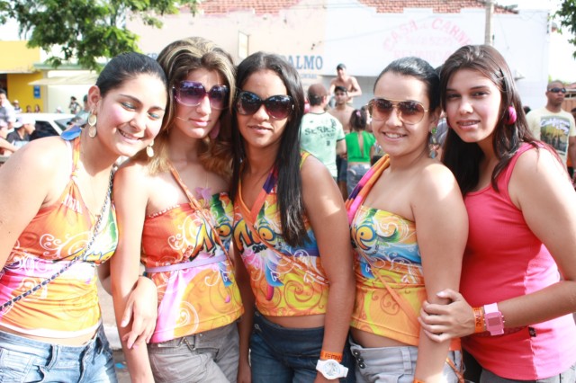 Folia invadiu as ruas e avenidas de Paranaíba