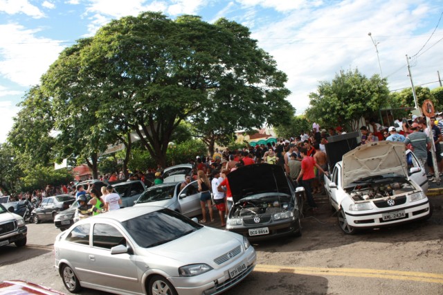 Folia invadiu as ruas e avenidas de Paranaíba