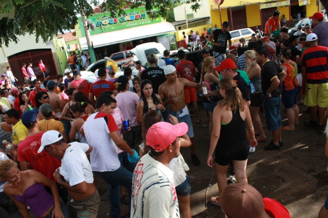 Folia invadiu as ruas e avenidas de Paranaíba