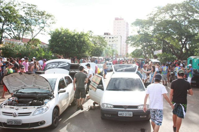 Folia invadiu as ruas e avenidas de Paranaíba