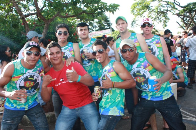 Folia invadiu as ruas e avenidas de Paranaíba