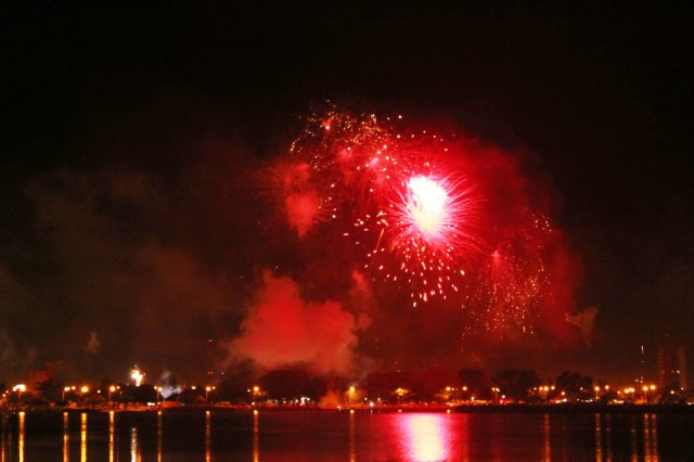 Confira fotos da queima de fogos na Lagoa Maior