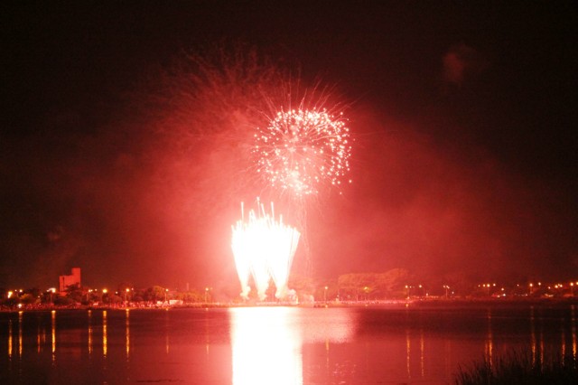 Confira fotos da queima de fogos na Lagoa Maior