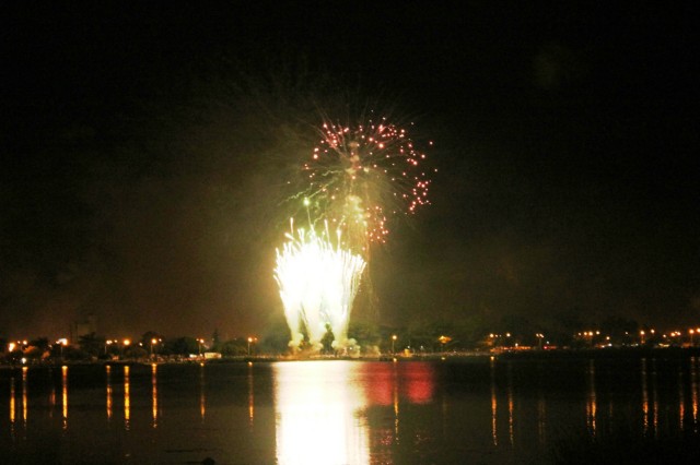 Confira fotos da queima de fogos na Lagoa Maior