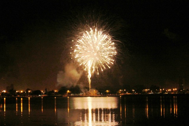 Confira fotos da queima de fogos na Lagoa Maior