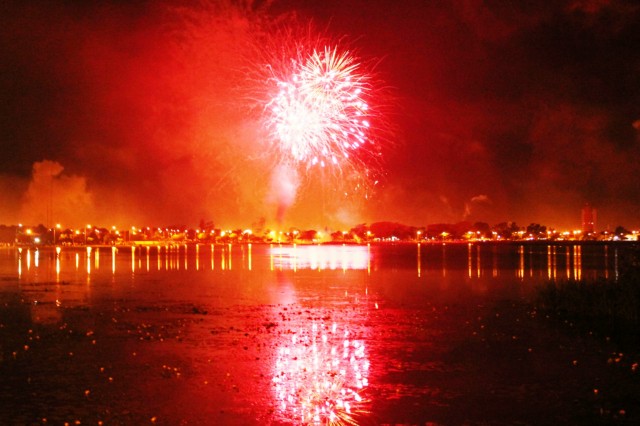 Confira fotos da queima de fogos na Lagoa Maior