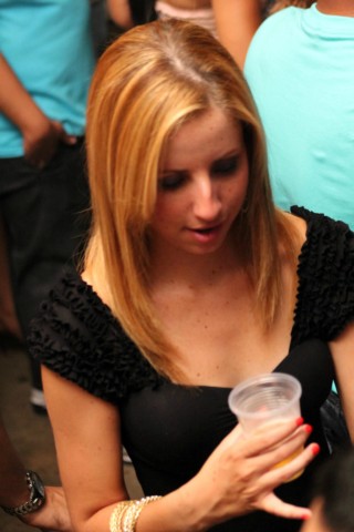 Viracopos Botequim Eletro Pink