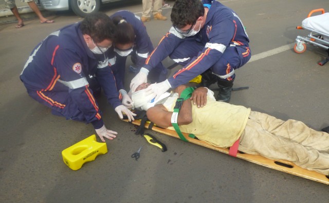 Idoso é atropelado e fica gravemente ferido em Três Lagoas