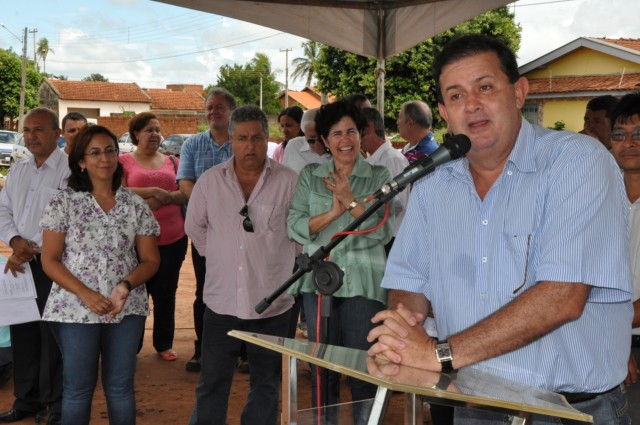 Eduardo Rocha prestigia lançamento de asfaltos e drenagens em Três Lagoas