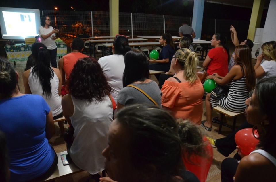 Profissionais da Escola Municipal “Eufrosina Pinto” participam de palestra sobre Depressão, automutilação e suicídio