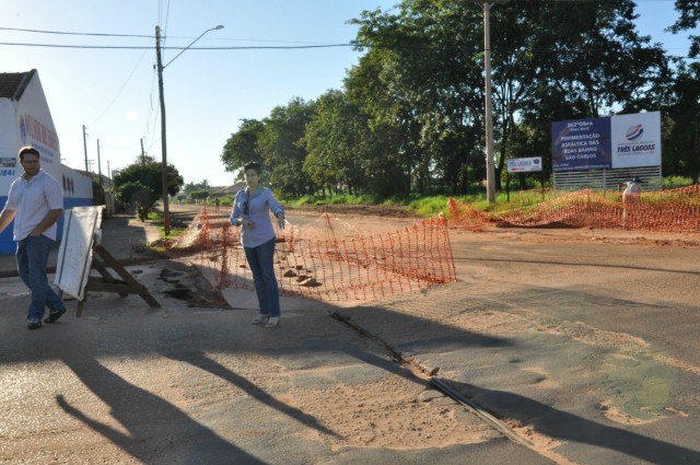 Prefeita Márcia Moura vistoria obras em andamento na Cidade