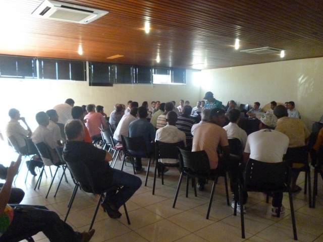 Mesa redonda discute agora sobre fim da paralisação na Eldorado Brasil