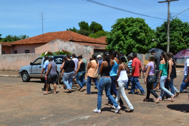 Confira as fotos do velório das vítimas do acidente do curtume