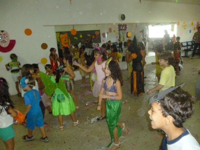 Confira o vídeo da festa de carnaval das crianças de uma escola de TL