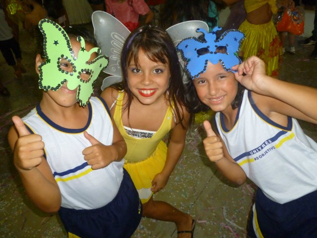 Confira o vídeo da festa de carnaval das crianças de uma escola de TL