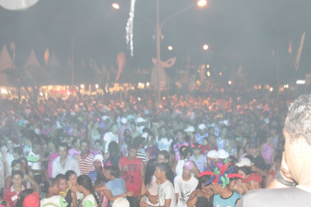 Batafolia atrai milhares de foliões na Avenida Porto XV