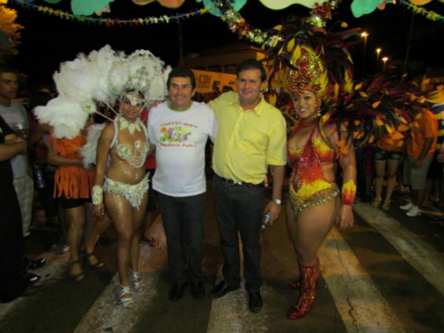 X15, a campeã do desfile do Carnaval de Três Lagoas, fez a festa em Inocência