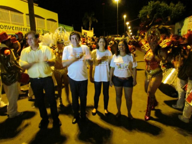 X15, a campeã do desfile do Carnaval de Três Lagoas, fez a festa em Inocência