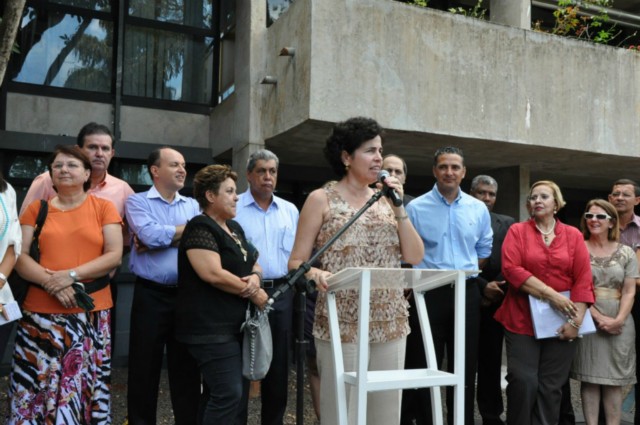 Três Lagoas recebe veículo para Centro de Atendimento à Mulher