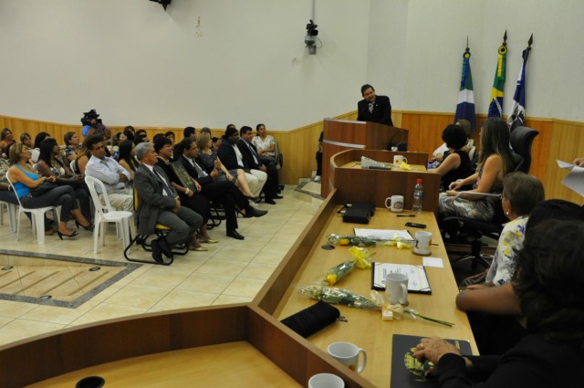Eduardo Rocha homenageia mulheres três-lagoenses na Câmara Municipal