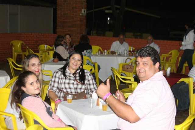 Restaurante Camalote está atendendo na exposição