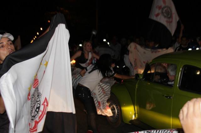 RUMO A TÓQUIO: Para desespero dos secadores, Corinthians ganha título inédito