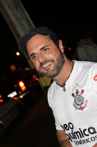 RUMO A TÓQUIO: Para desespero dos secadores, Corinthians ganha título inédito