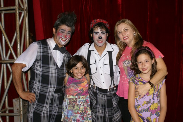Abraço Cultural leva crianças das instituições municipais ao Circo