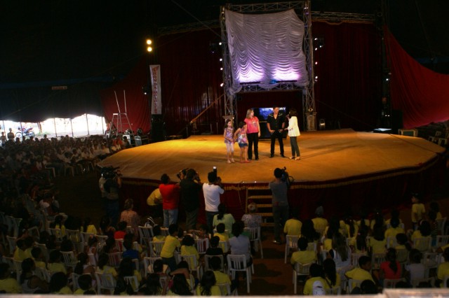 Abraço Cultural leva crianças das instituições municipais ao Circo