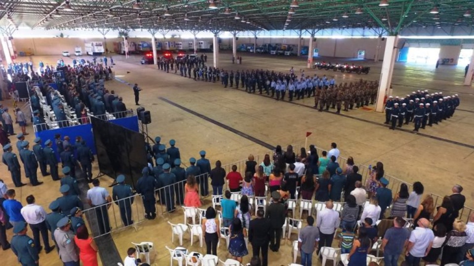 Policiais do 2°BPM recebem Medalha Tiradentes