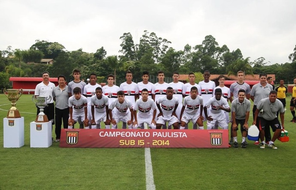 “Técnico e veloz”, goleiro de Três Lagoas assina com o Santos FC