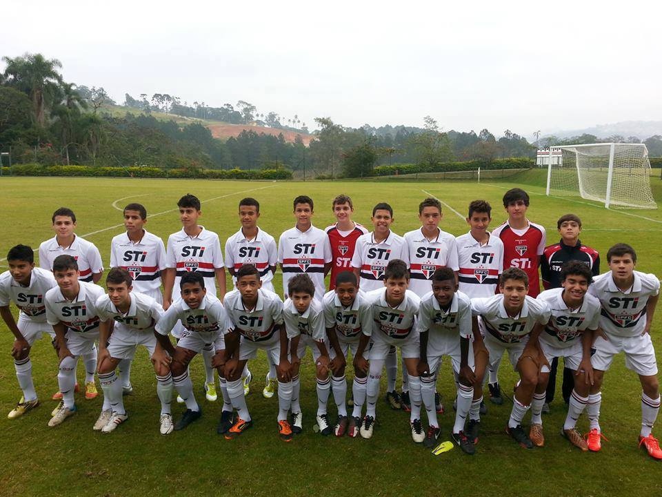 “Técnico e veloz”, goleiro de Três Lagoas assina com o Santos FC