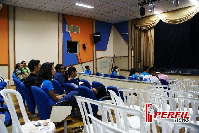 Público prestigia primeira noite do “MS em Cena”; confira as fotos Público prestigia primeira noite do “MS em Cena”; confira as fotos