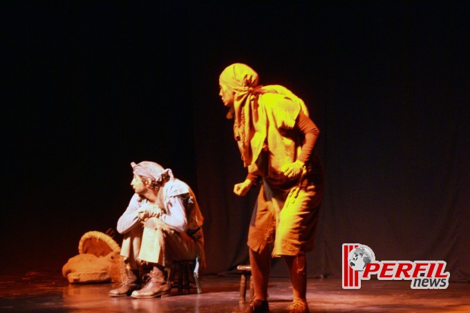 Público prestigia primeira noite do “MS em Cena”; confira as fotos Público prestigia primeira noite do “MS em Cena”; confira as fotos